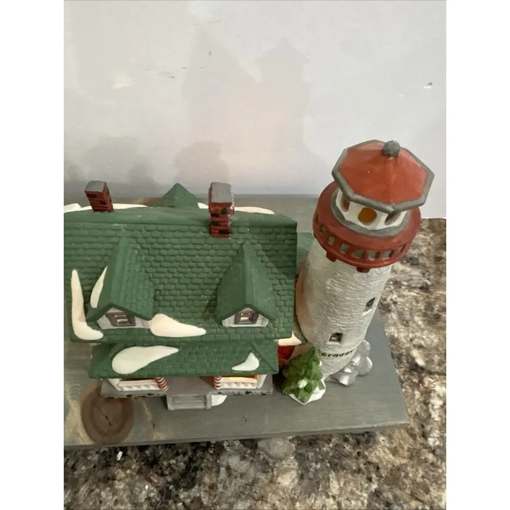 Department 56 Craggy Cove Lighthouse New England Village Series #59307 Light/Box